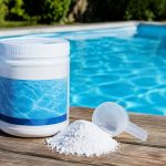 Acide cyanurique piscine danger : quels risques pour la santé et l’eau ?