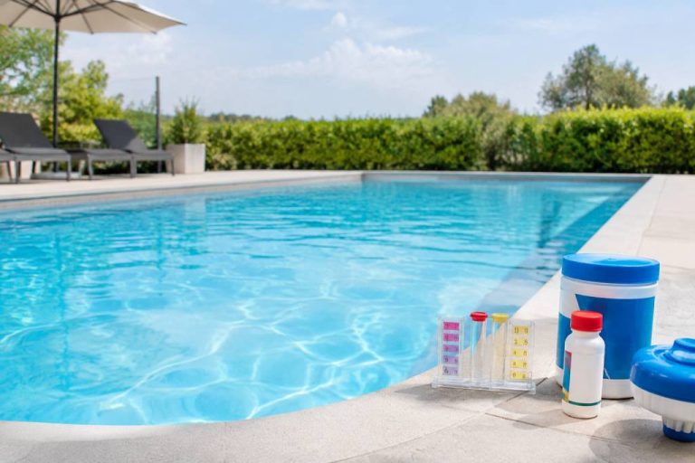 Eau de piscine : comment préserver une eau claire et équilibrée ?